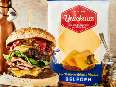 Dubbele cheeseburger van de BBQ